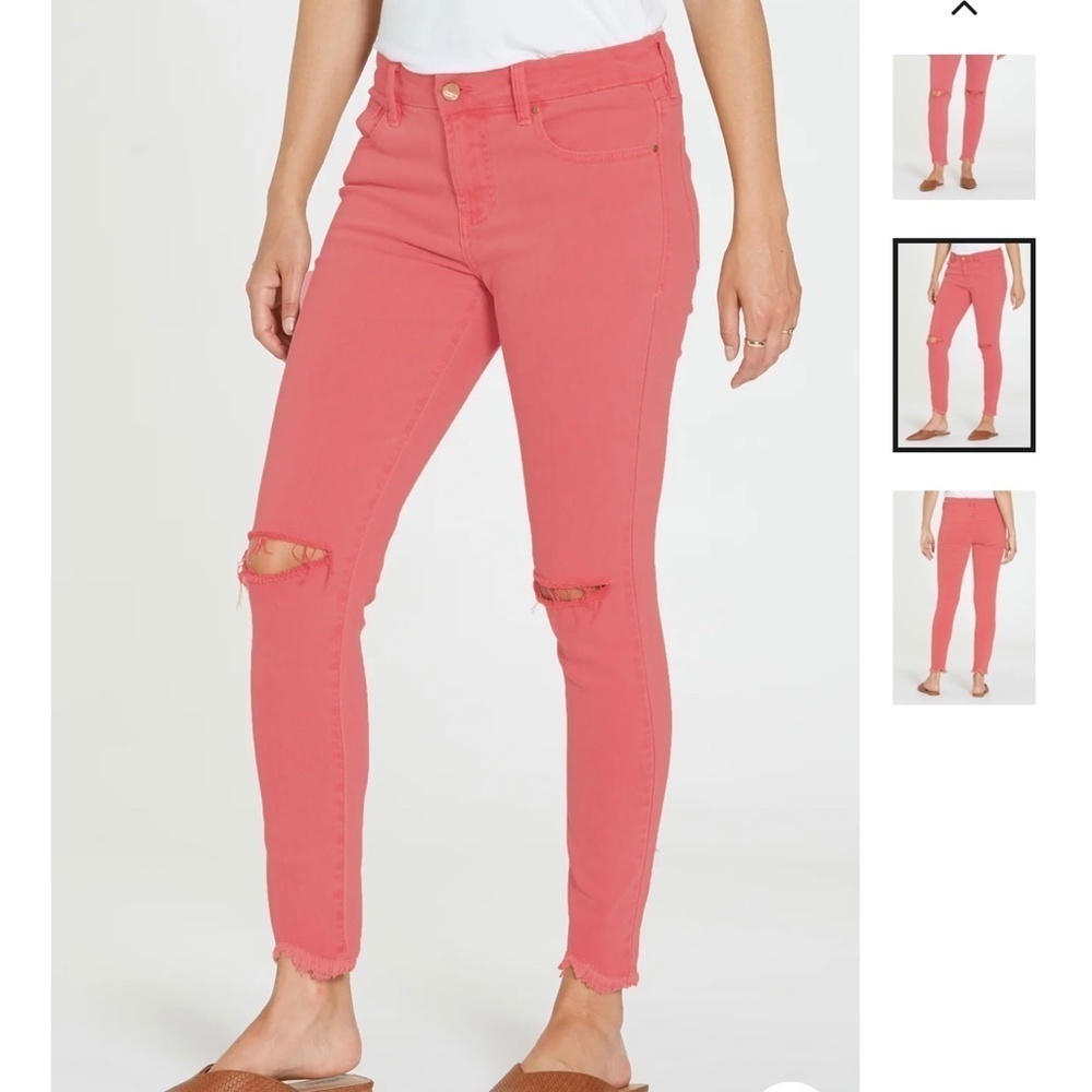Old Navy Women's Rockstar Mid-Rise Distressed Cropped Skinny Jeans - Picture 5 of 12